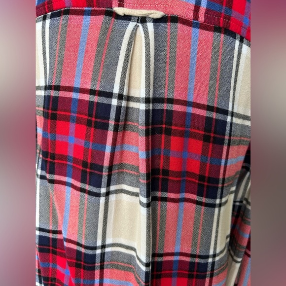 American Eagle women’s Boyfriend Fit 100% viscose flannel size small - Picture 4 of 9